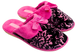 Женские закрытые тапочки БЕЛСТА из велюра чёрного цвета с розовым принтом украшены розовым отворотом из махры и бантиком - 1